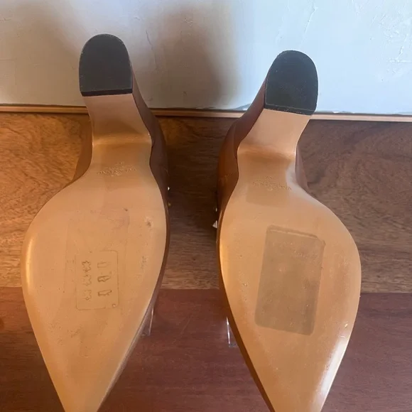 Valentino Garavani Camel Leather Pointed Ankle Booties with Gold Stud Trim - Picture 7 of 7